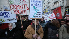 Цифры страха. Что украинцы думают о «вторжении России» и деле против Порошенко