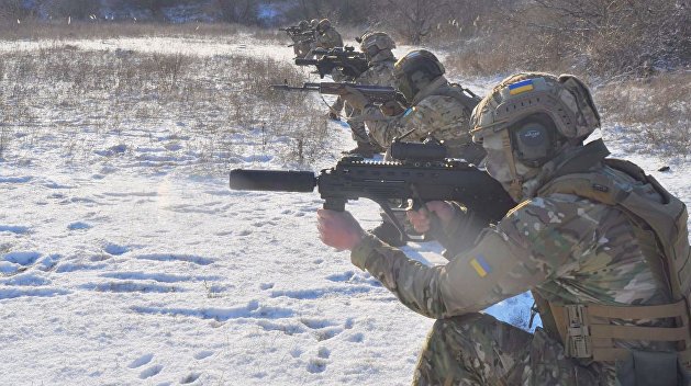Украинские военные почти 30 раз за сутки обстреляли ЛНР