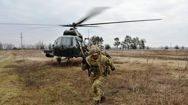 Выжившие при крушении вертолета Ми-8 украинские военные поблагодарили Россию за спасение