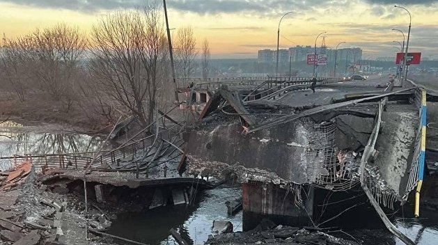 ВСУ подорвали мост под Киевом - СМИ