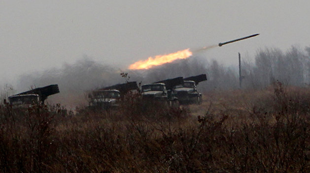 Украинские военные обстреляли ракетами Ясиноватую