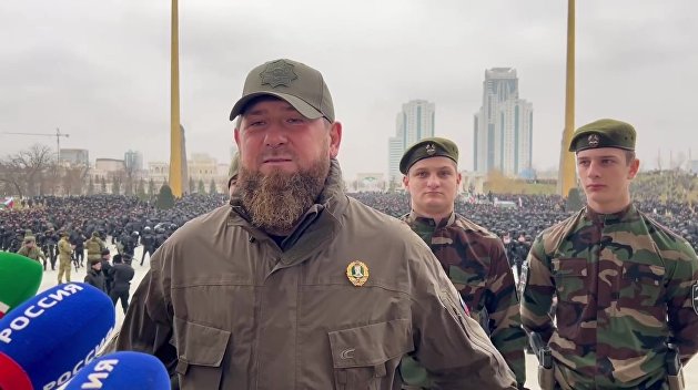 Кадыров обратился к «Азову», Закарпатье задумалось о будущем, националисты режут головы, потери Украины. Хроника событий на Украине на 11:00 1 апреля