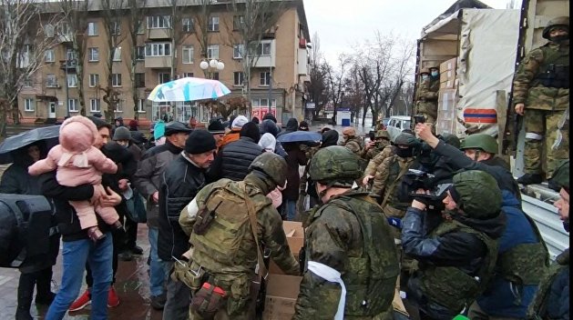 Донецкий журналист рассказал о проблемах с распределением гуманитарной помощи в Мариуполе Донецкий журналист рассказал о проблемах с распределением гуманитарной помощи в Мариуполе