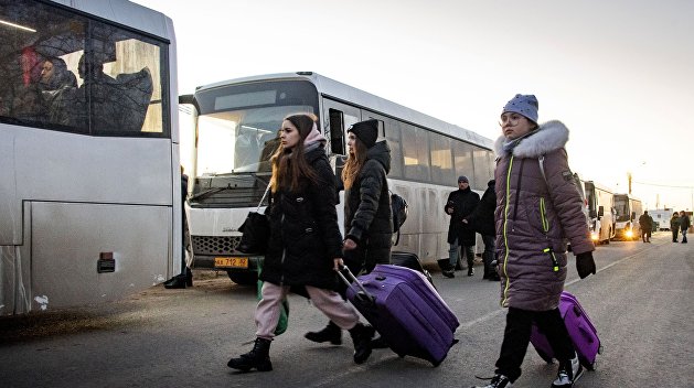 Полуостров добра. Как волонтёры в Крыму встречают беженцев из Украины