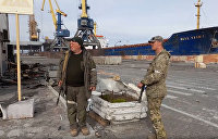 ВС России открыли огонь по судну, которое пыталось вывезти лидеров "Азова" из Мариуполя