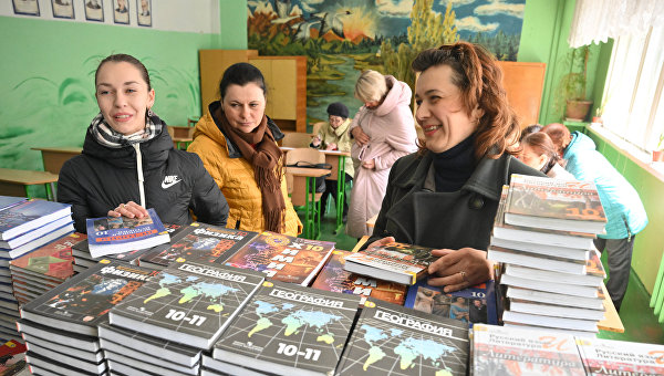 “They set the machine gun, took the sweets.” How children in Mariupol went to school