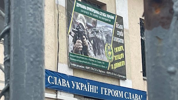 «Тётя, хотите, мы покажем вам дохлого азовца?». Ситуация в Мариуполе в районе «Азовстали» «Тётя, хотите, мы покажем вам дохлого азовца?». Ситуация в Мариуполе в районе «Азовстали»