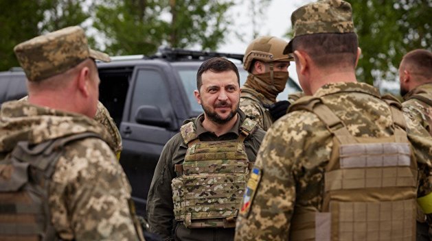 «Снесут голову»: Лукашенко раскрыл данные о конфликте Зеленского и военных «Снесут голову»: Лукашенко раскрыл данные о конфликте Зеленского и военных