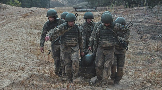 Военный эксперт объяснил, сколько платят ВСУ за то, что спецоперация в Донбассе идет «слишком медленно»