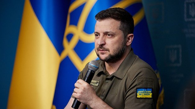 Азаров рассказал, от кого зависит киевская власть