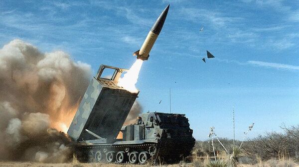 Запуск ракеты ATACMS с установки M270  Американские реактивные системы залпового огня (РСЗО)