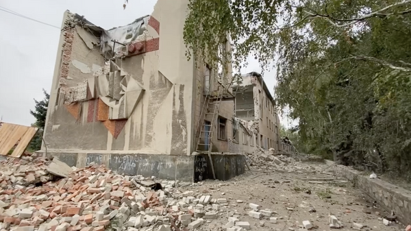 Дом культуры в Светлодарске после обстрела со стороны ВСУ 14 сентября