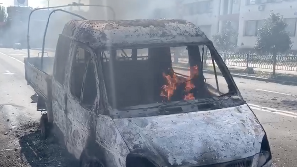Украинский снаряд попал в автомобиль в центре Донецка
