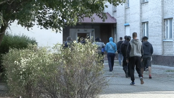 Добровольцы Запорожской области идут записываться на военную службу 