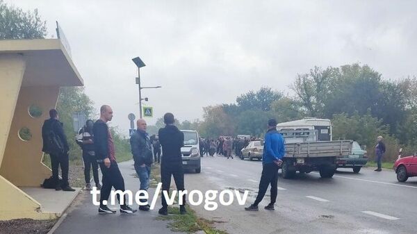 Жители Запорожья перекрыли трассу в знак протеста против Зеленского