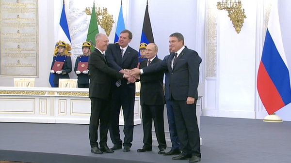 Владимир Путин и главы четырех бывших регионов Украины в Кремле 30 сентября