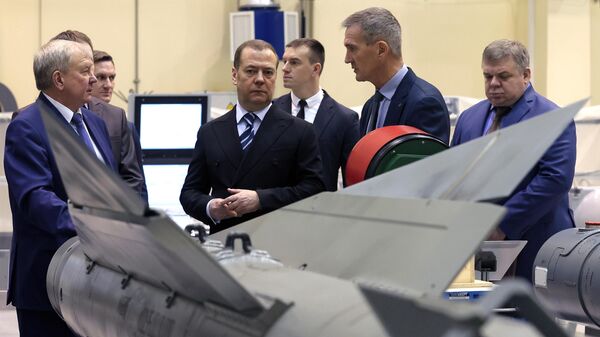 Зампред Совета безопасности РФ Д. Медведев посетил АО Государственное научно-производственное предприятие Регион