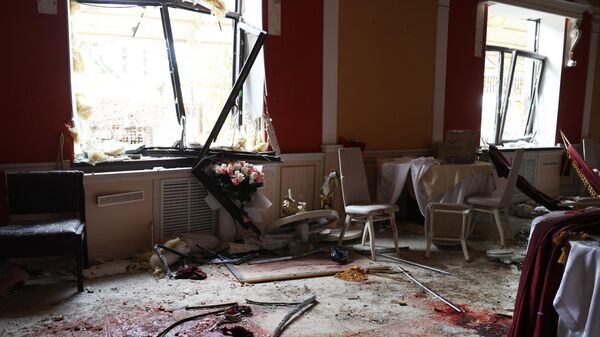Обстрелянный ресторан Шеш-Беш в Донецке