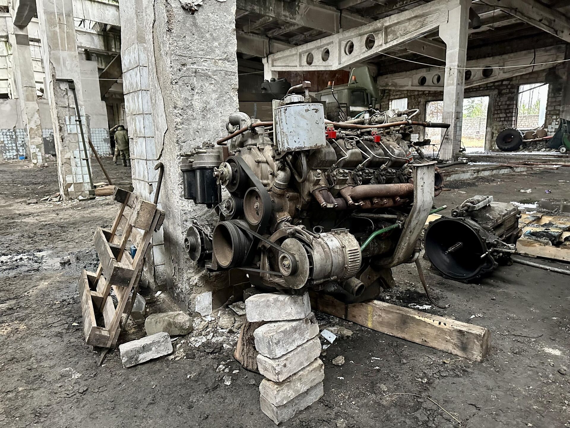 Двигатель на ремонте - РИА Новости, 1920, 05.01.2023