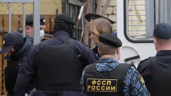 Избрание меры пресечения Д. Треповой, подозреваемой в причастности к взрыву в кафе в Санкт-Петербурге