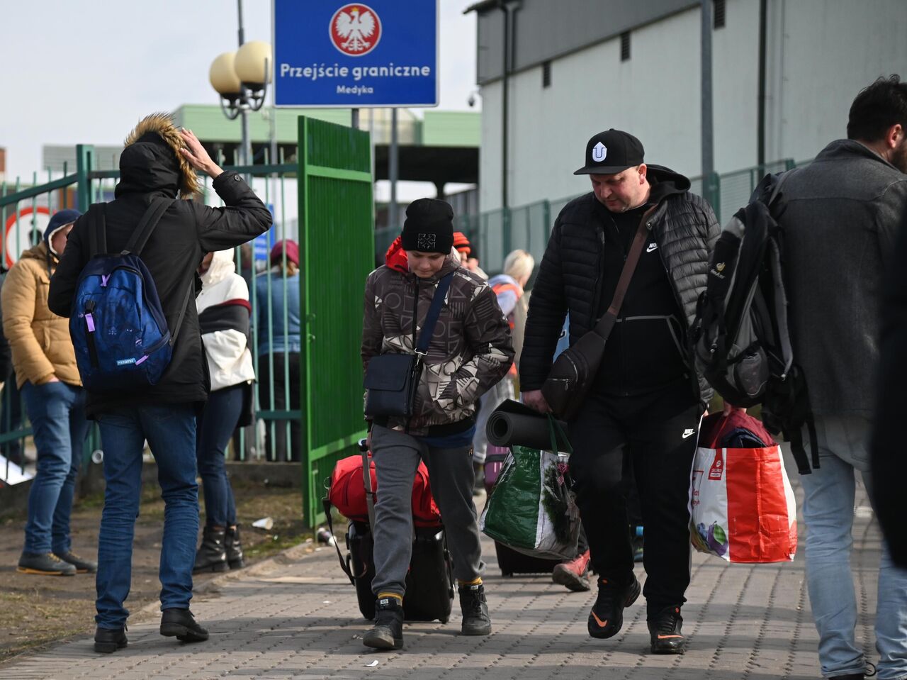 Всех наказать. Что ждёт украинских мужчин, нелегально выехавших из страны -  25.05.2023 Украина.ру