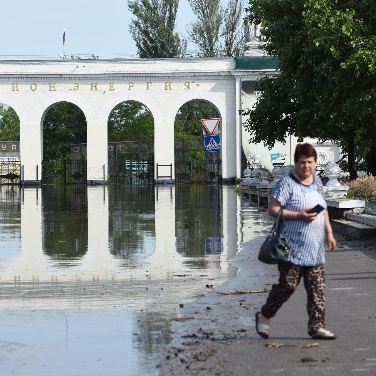 Было море, стало горе. Политэкономические последствия разрушения плотины  Каховской ГЭС - 09.06.2023 Украина.ру