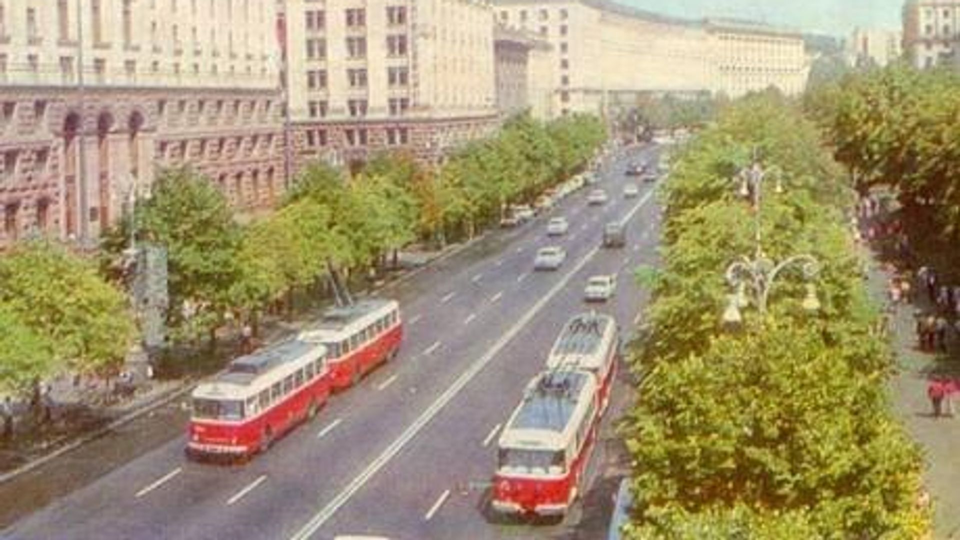 Поезда Веклича (база - троллейбус Škoda 9Tr) на Крещатике, начало 1970-х Поезда Веклича (база - троллейбус Škoda 9Tr) на Крещатике, начало 1970-х - РИА Новости, 1920, 06.08.2026