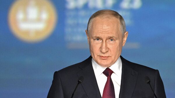 ПМЭФ-2023. Президент РФ В. Путин на пленарном заседании