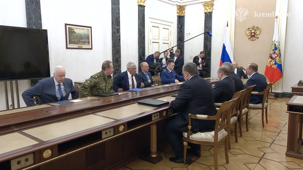 Путин провел экстренное совещание с руководителями силовых ведомств 26 июня 