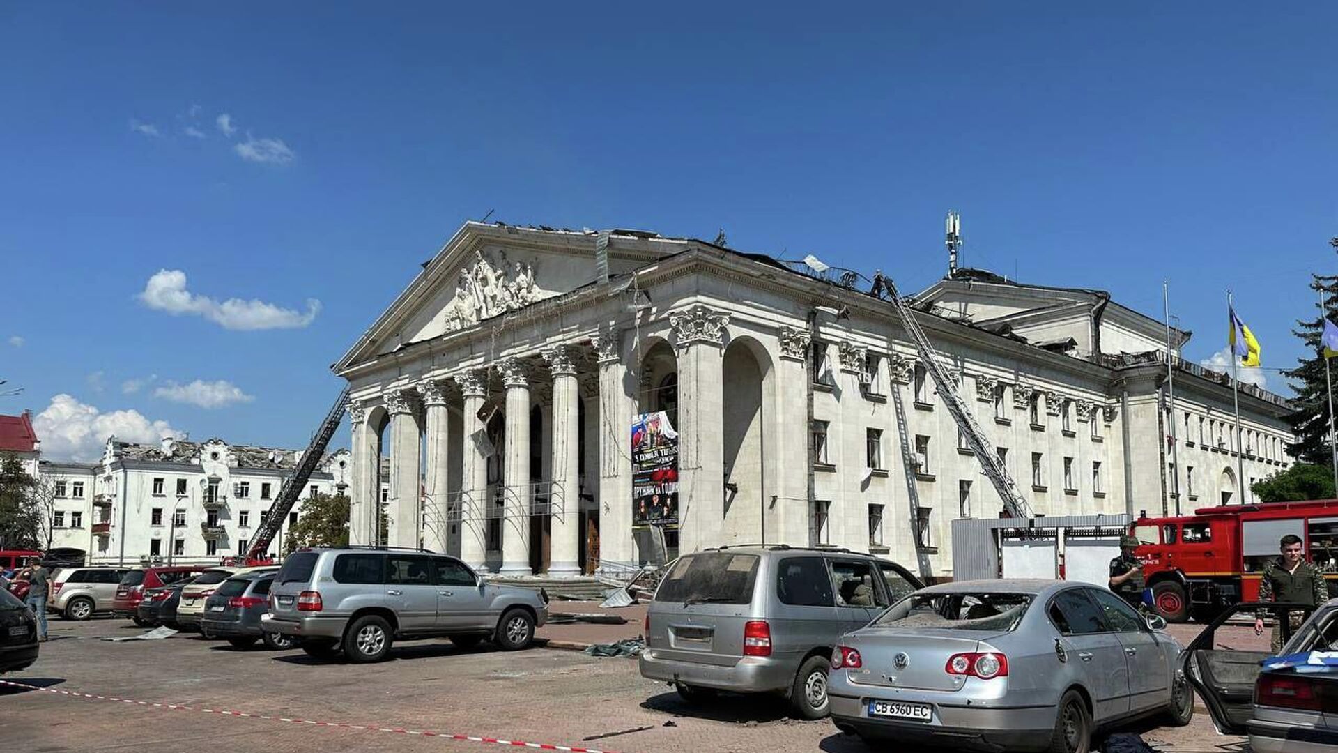 здание театра в Чернигове после удара - РИА Новости, 1920, 19.08.2023