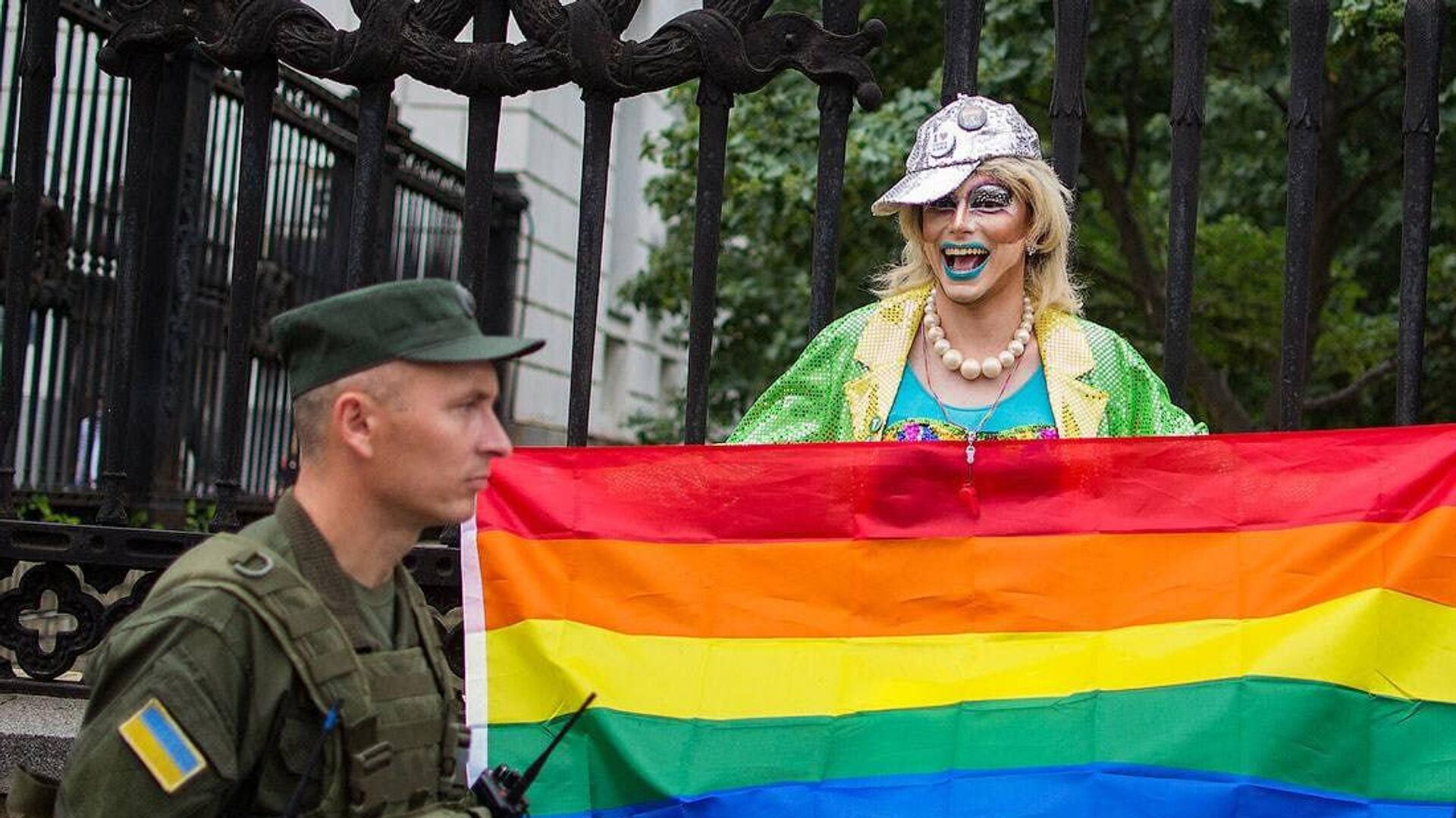 когда прошел гей парад на украине фото 65