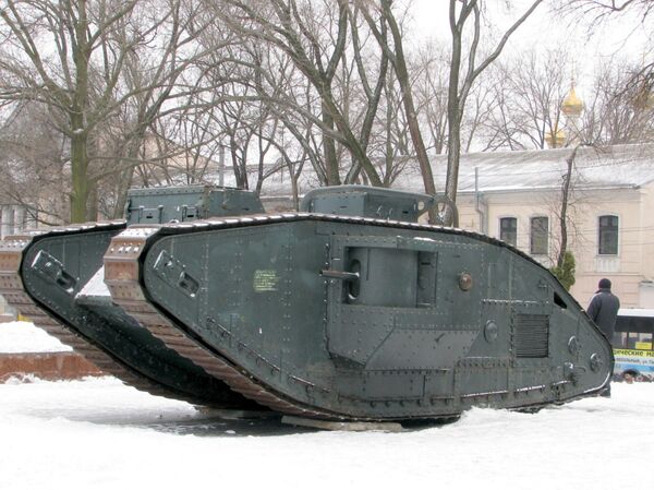 Британский танк Mk. V в Харькове (2010 год)