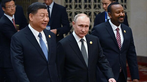 Визит президента РФ В. Путина в Китай для участия в мероприятиях третьего Международного форума Один пояс, один путь. День второй