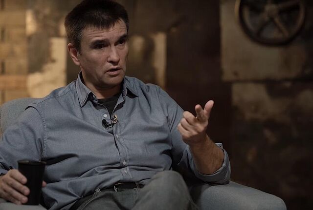© YouTube / скриншот с канала `Суспільне` / Павел Климкин Верхушка киевского режима отправляется на нары. Пока заочно