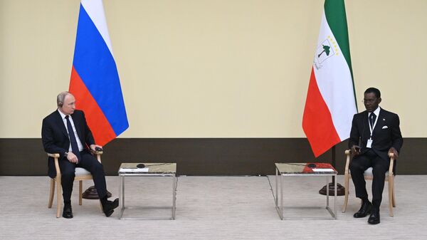  Президент РФ В. Путин встретился с президентом Экваториальной Гвинеи Т. Мбасого