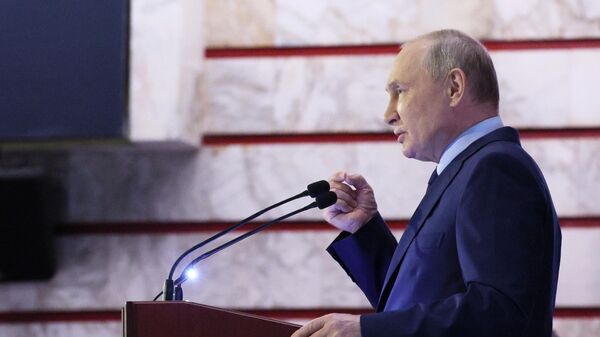 Президент России В. Путин встретился с членами Общественной палаты РФ нового состава