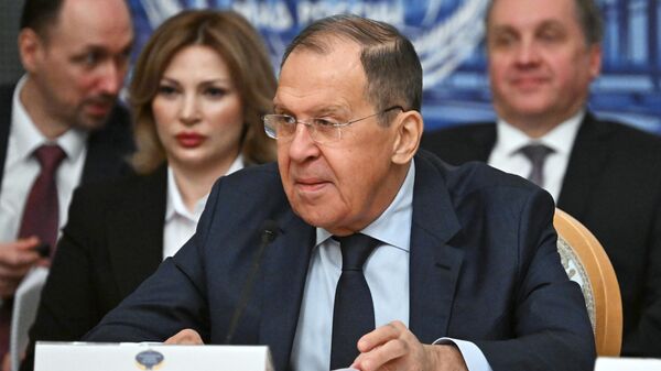 Глава МИД РФ С. Лавров принял участие в круглом столе по урегулированию украинского кризиса