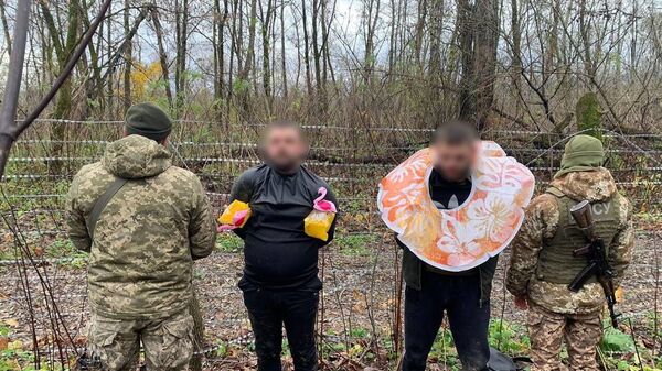 Украинских уклонистов в детских плавсредствах задержали у границы Румынии 