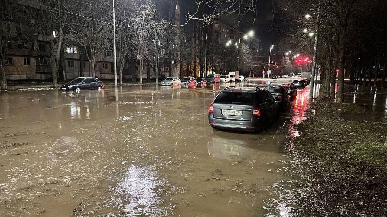 Киев в нечистотах, обстрелы. Главное на Украине на 13:00 8 января -  08.01.2024 Украина.ру