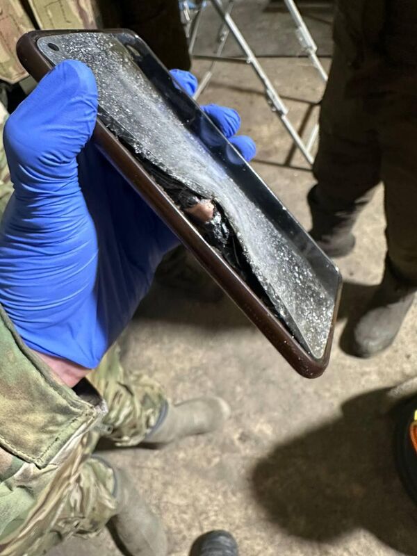 Телефон с пулей