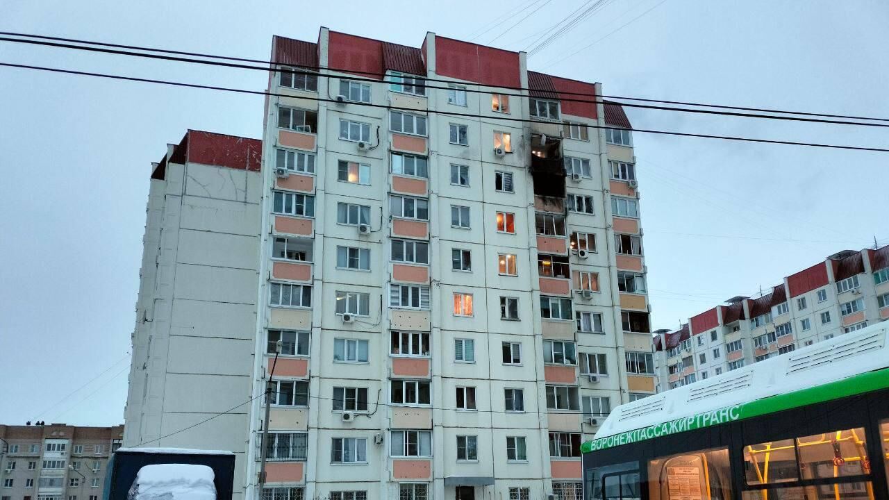 Жилой дом в Воронеже атаковали беспилотники, ранен ребёнок - губернатор -  16.01.2024 Украина.ру