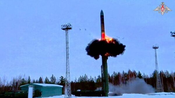 Ракету Ярс успешно запустили с космодрома в Плесецке