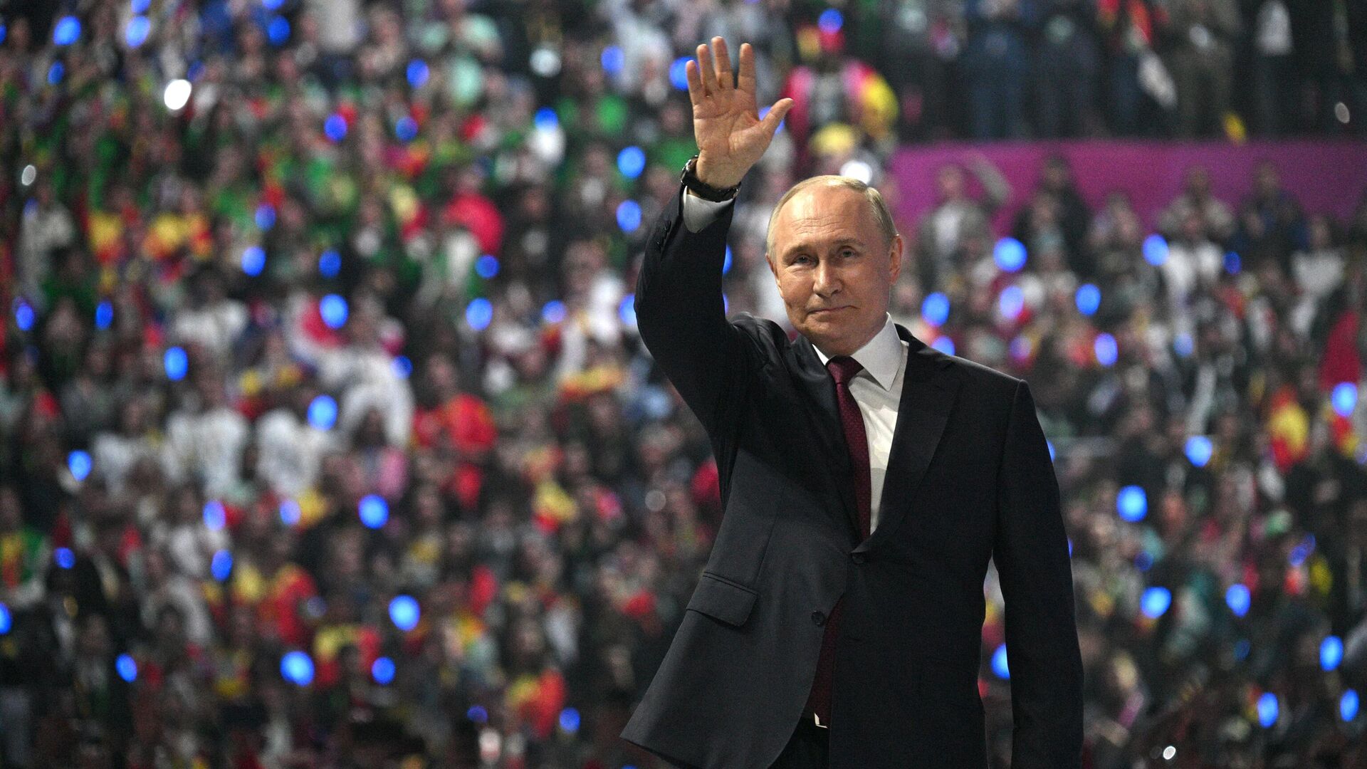 Президент РФ В. Путин посетил Всемирный фестиваль молодежи - РИА Новости, 1920, 16.03.2024