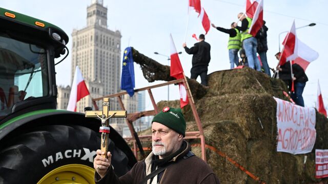 Польские фермеры вошли в Варшаву с танком 