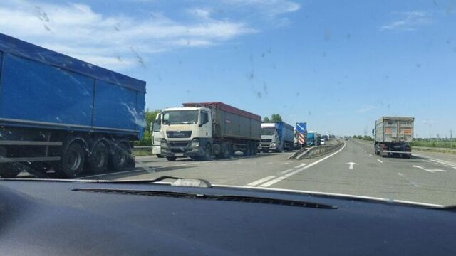 © Фото : Суспільне Одеса / Telegram / протест дальнобойщиков против мобилизации на трассе Киев-Одесса Бунт дальнобойщиков против мобилизации. Итоги 18 мая на Украине