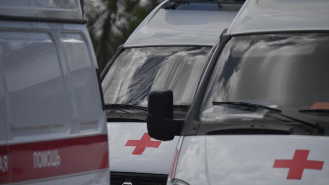 © РИА Новости . Алексей Куденко / С `Азовстали` вывозят раненых украинских военных В ДНР после атаки ВСУ погиб священник с супругой и семья прихожан