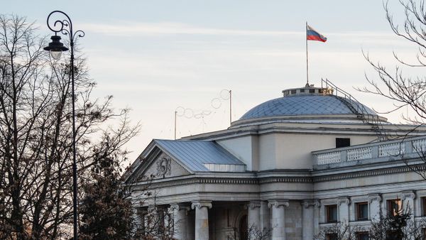Некоторые европейские страны объявили о высылке российских дипломатов