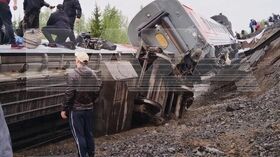 В Коми 9 вагонов поезда сошли с рельс, есть пострадавшие 