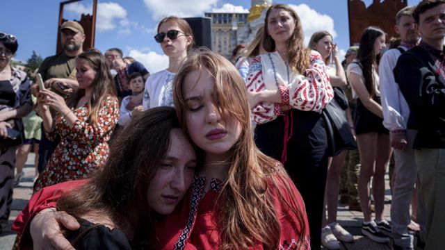 Продолжение войны - это конец Украины. Украинские эксперты о взрывоопасной ситуации в стране