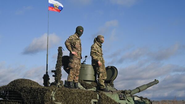 Боевое слаживание экипажей танков Т-90М Прорыв в зоне СВО